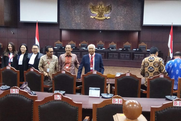 Waryana Karno, Suryadharma Ali, dan  OC Kaligis hadiri sidang uji materi terkait aturan remisi. Sidang digelar di Mahkamah Konstitusi, Jakarta Pusat, Senin (11/9/2017).