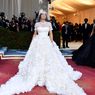 Kylie Jenner Jelaskan Alasan Pakai Gaun Pengantin di Met Gala 2022