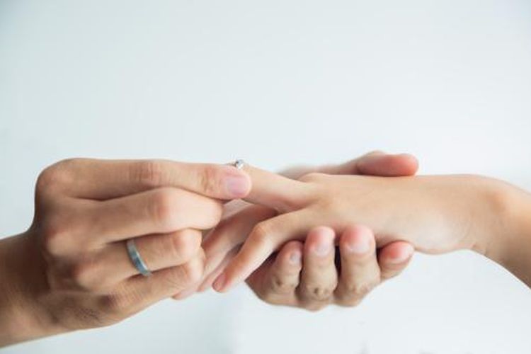 Identitas Terbongkar, Pelaku Pernikahan Sesama Jenis di Malang Kabur