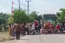 Protes Ganti Rugi Lahan Tol Japek Selatan, Warga Blokade Jalan Loji Karawang