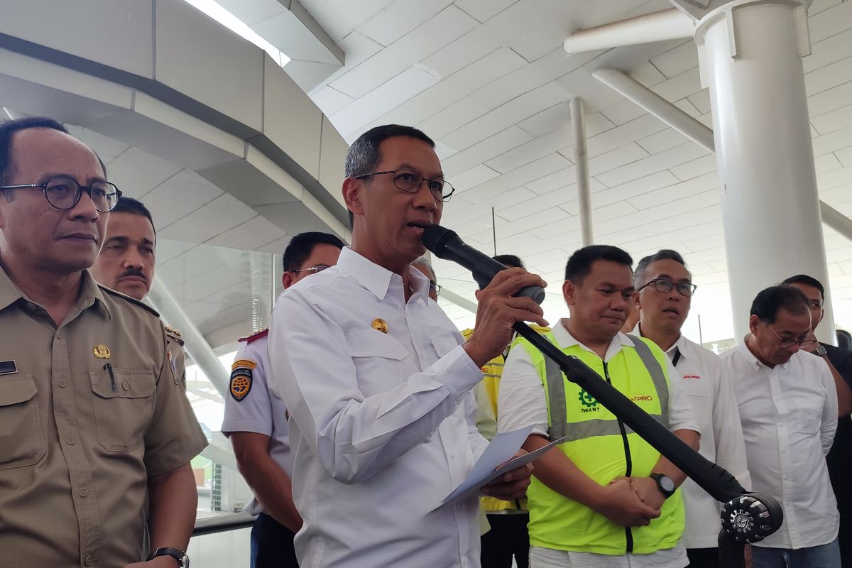 Pembangunan LRT Velodrome-Manggarai Bikin Macet, Heru Budi: Terima Kasih Mau Bersabar