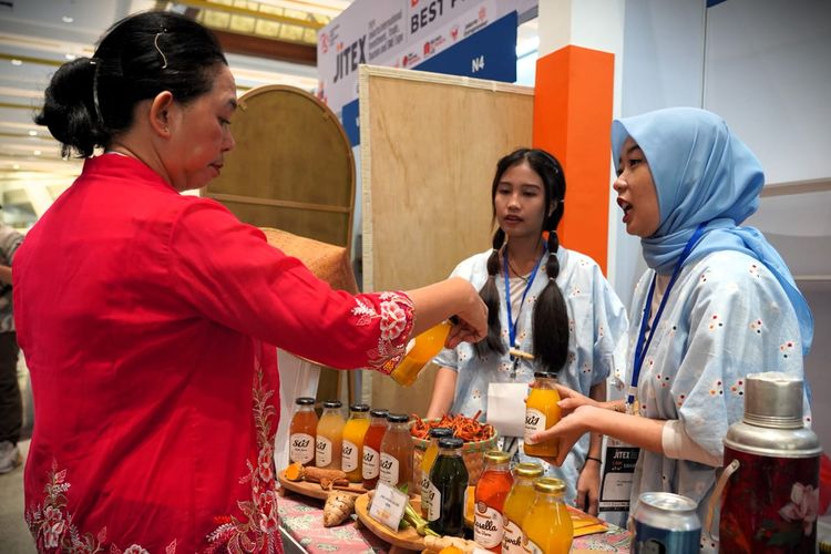 Pameran Jakarta International Investment, Trade, Tourism and SME Expo (JITEX) 2024 di Jakarta Convention Center pada Kamis (8/6/2024).