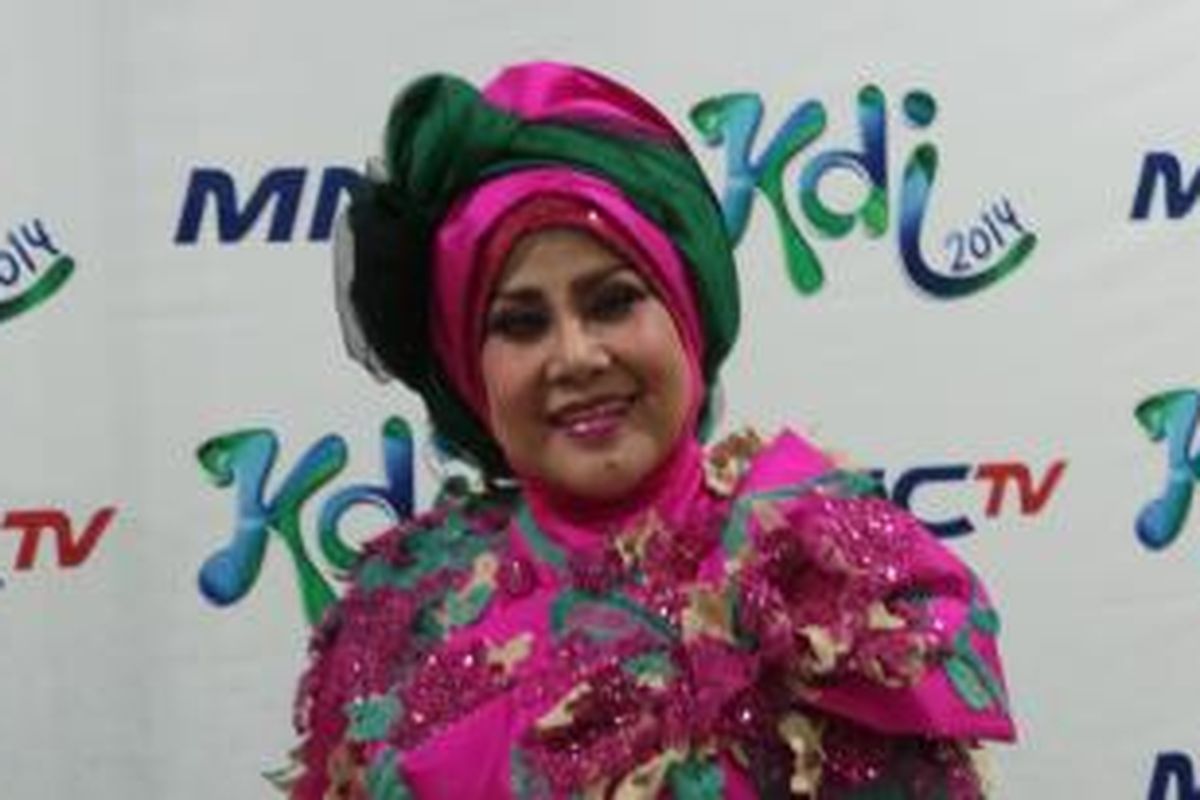 Pedangdut senior Elvy Sukaesih. Gambar diambil Selasa (17/6/2014) dini hari.