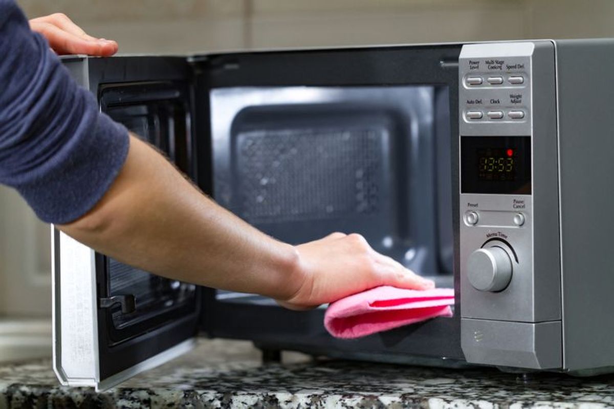 Cara Mudah Hilangkan Noda Minyak di Peralatan Dapur dengan Bahan Alami