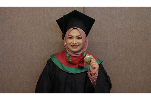 Cerita Mahasiswa UM Surabaya Lulus Kuliah 3,5 Tahun dan IPK 4.00