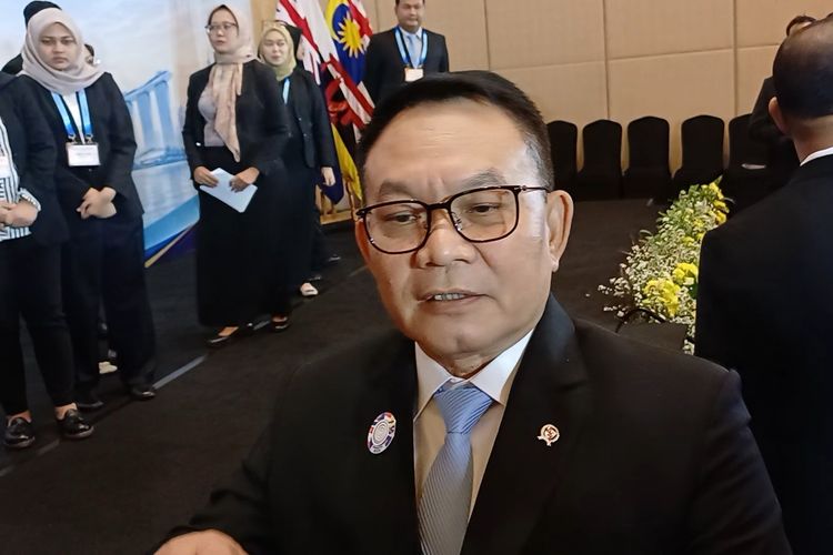Soal Karhutla, Menko Dudung: Percayalah kepada Aparat di Lapangan, Mereka Bekerja Luar Biasa
