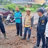 Forum RT se-Kota Jambi Protes Jalan Nasional Rusak, Bawa Cangkul ke Jalan