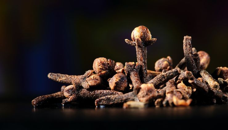 Aroma Cengkeh dan Perjuangan Petani Menembus Pasar