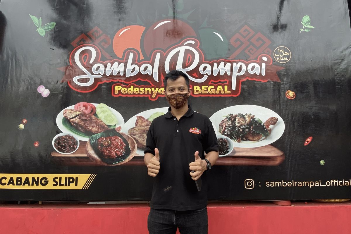 Gianto, pemilik usaha Pecel Lele Sambal Rampai yang memiliki 18 cabang.
