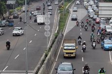 JLNT Kampung Melayu-Tanah Abang Masih Dilewati Sepeda Motor
