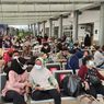 Stasiun Senen Dipadati Penumpang yang Hendak Mudik