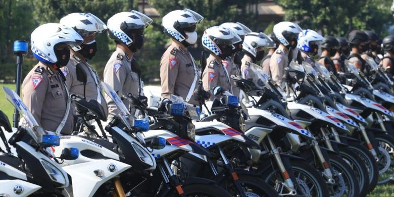 Polda Jatim laksanakan apel Gelar Pasukan Operasi Patuh Semeru 2021 di lapangan Mapolda Jawa Timur, Senin (20/9/2021).