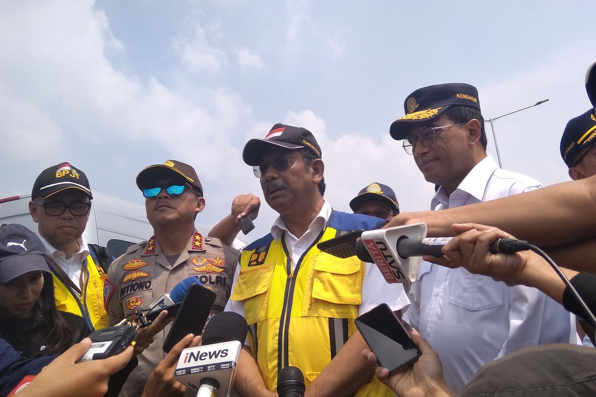 Kepala Korlantas Polri Istiono dan Kementerian Perhubungan Budi Karya Sumadi saat diwawancarai media di Jakarta, Minggu (8/12/2019).