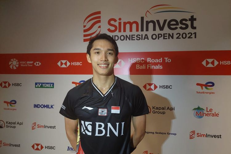 Jonatan Christie usai mengalahkan Chico Aura Dwi Wardoyo pada babak kedua Indonesia Open 2021 di Bali International Convention Centre, Kamis (25/11/2021).