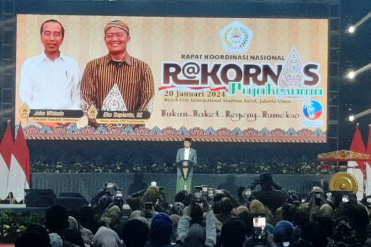 Presiden Joko Widodo berpidato dalam acara Rapat Koordinasi Nasional Pujakesuma di kawasan Ancol, Jakarta, Sabtu (20/1/2024) 