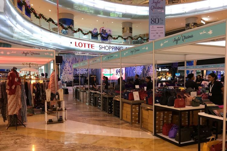 Aula utama mall Lotte Shopping Avenue