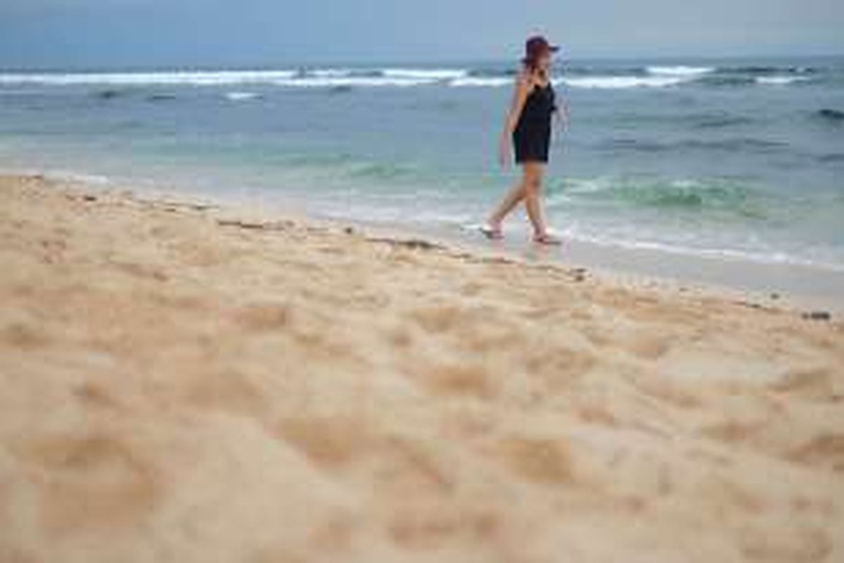 Turis di Pantai Balangan, Bali