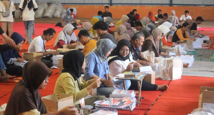 Pelipatan Surat Suara Pilkada Pacitan, Warga Hasilkan Rp 300.000 Per Hari