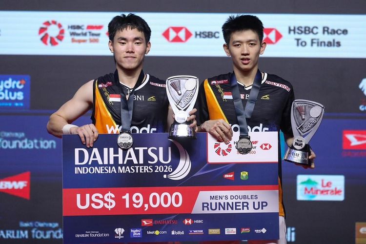 Pasangan bulu tangkis ganda putra Raymond Indra/Nikolaus Joaquin berhasil meraih posisi runner up dalam ajang Indonesia Masters 2026 yang digelar di Istora Senayan, Jakarta, pada Selasa-Minggu, 20?26 Januari 2026. 