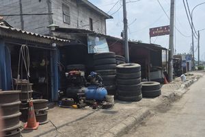 Puluhan Tukang Tambal Ban Jadi Penyebab Terhambatnya Revitalisasi Trotoar di Cilincing