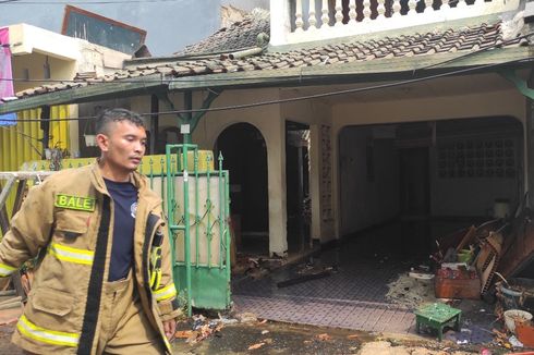 Kebakaran di Tebet, Saksi: Plafon Terbakar lalu Jatuh ke Kasur