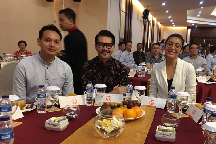 Sejumlah public figure menghadiri acara Tax Gathering yang diadakan oleh Kantor Pelayanan Pajak (KPP) Kelapa Gading di Klub Kelapa Gading, Jakarta Utara, Selasa (27/2/2018). Beberapa yang hadir (dari kiri ke kanan) Ben Joshua, Ferry Salim, dan Sigi Wimala.