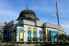 Pucuk Makara Kubah Islamic Center Miring Diterpa Angin