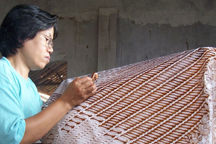  Ilustrasi: pembuatan batik Garut  