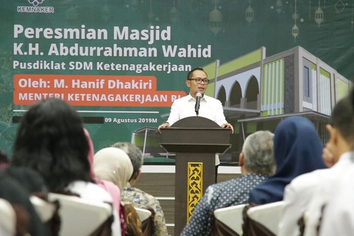 Hanif Dhakiri saat meresmikan Masjid K.H Abdurrahman Wahid yang terletak di lingkungan Pusdiklat Sumber Daya Manusia (SDM) Ketenagakerjaan, Jumat (9/8/2019).