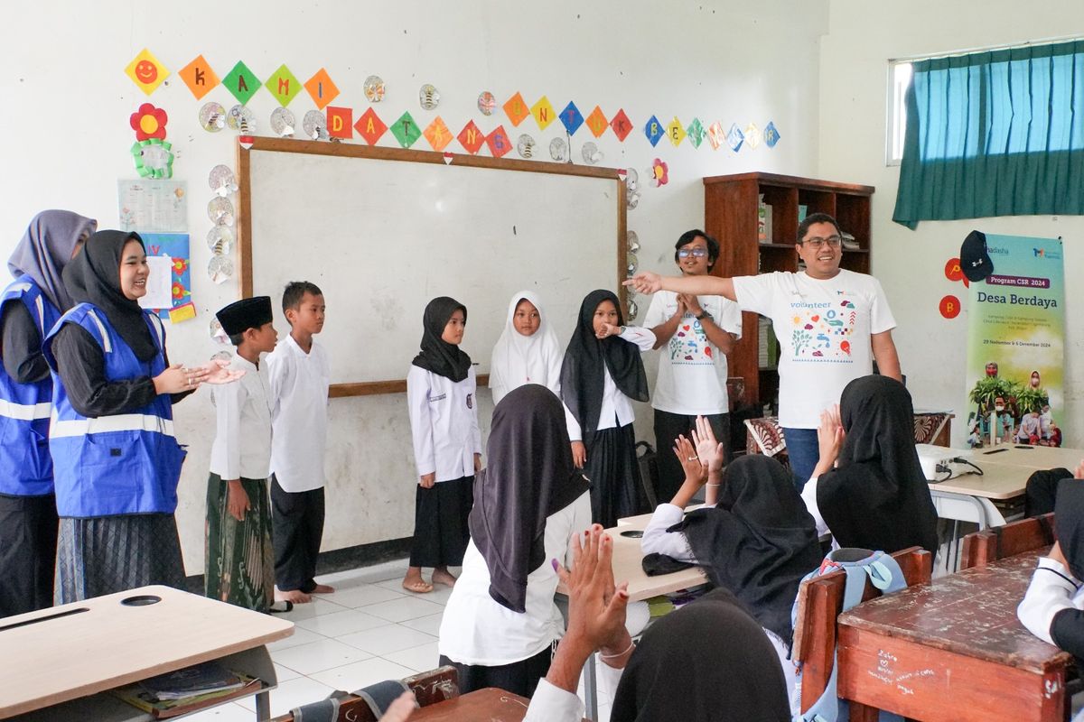 Sebagai bagian dari rangkaian Program Desa Berdaya, MahaDasha Group dan TMT menyelenggarakan kegiatan Employee Volunteerism pada 29 November dan 6 Desember 2024.