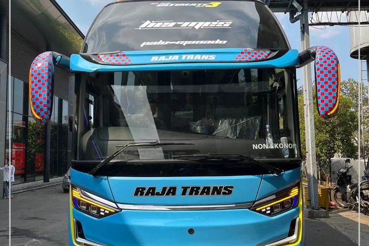 Bus baru PO Raja Trans rakitan Karoseri Laksana