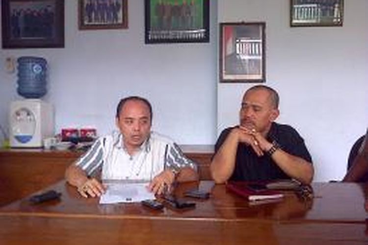 Ketua DPC Kabupaten Semarang, Masud Ridwan (kiri) dan Ketua Desk Pilkada PKB, Badaruddin dalam jump pers di Ungaran, Selasa (7/5/2015) siang