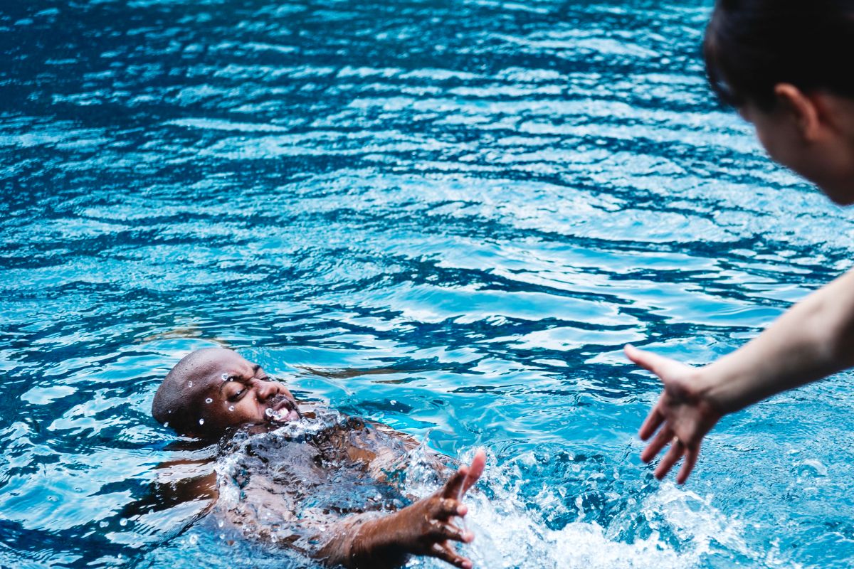 Ilustrasi tenggelam. Kecelakaan laut menimpa Kapal Motor (KM) Makmur Jaya di perairan Pulau Merapas, Kijang, Kabupaten Bintan, Provinsi Kepulauan Riau (Kepri), Minggu (8/3/2026) dini hari.