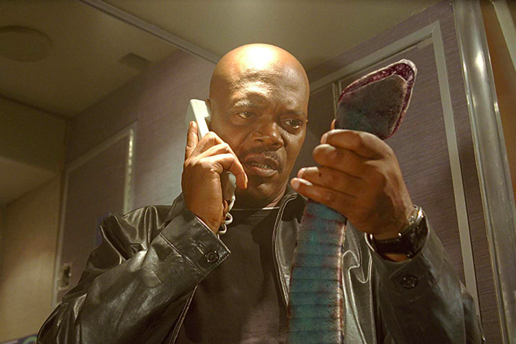 Samuel L. Jackson dalam film Snakes on a Plance (2006)
