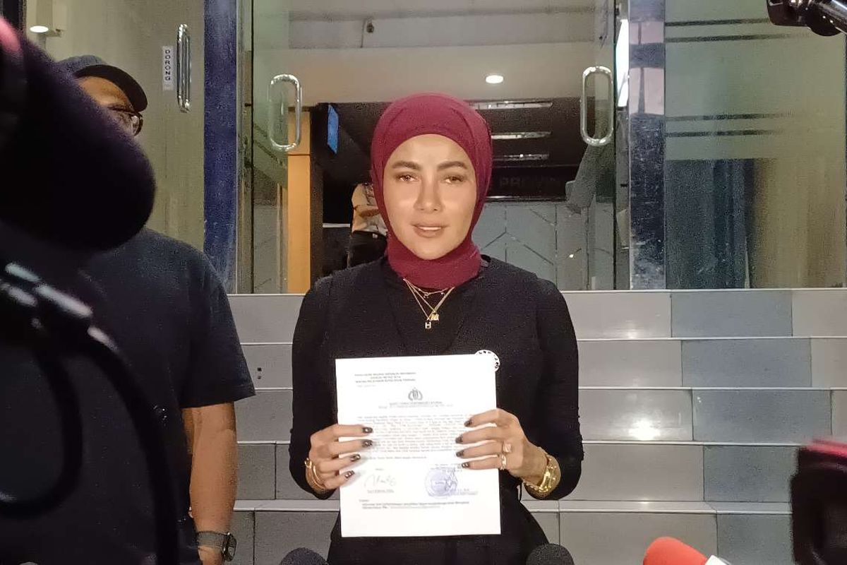 Artis Olla Ramlan Laporkan Akun Media Sosial atas Dugaan Pencemaran Nama Baik