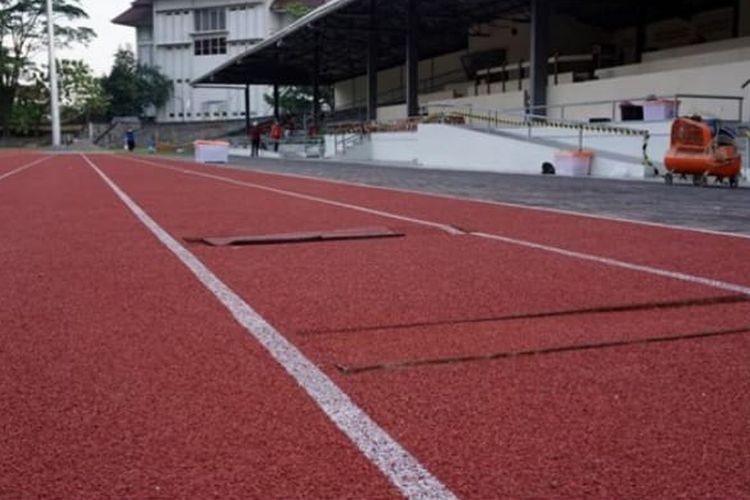 Salah satu pengerjaan renovasi venue ASEAN Para Games 2022 di Kota Surakarta, Jawa Tengah.