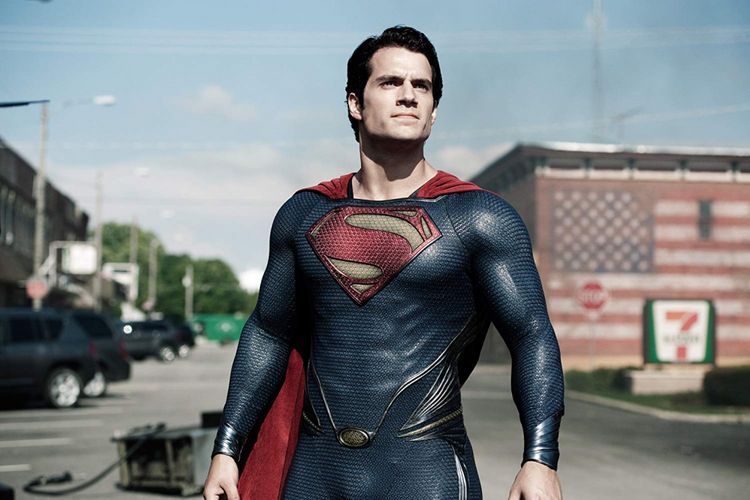 Aktor asal Inggris Henry Cavill berperan sebagai Superman dalam film Man of Steel (2013).
