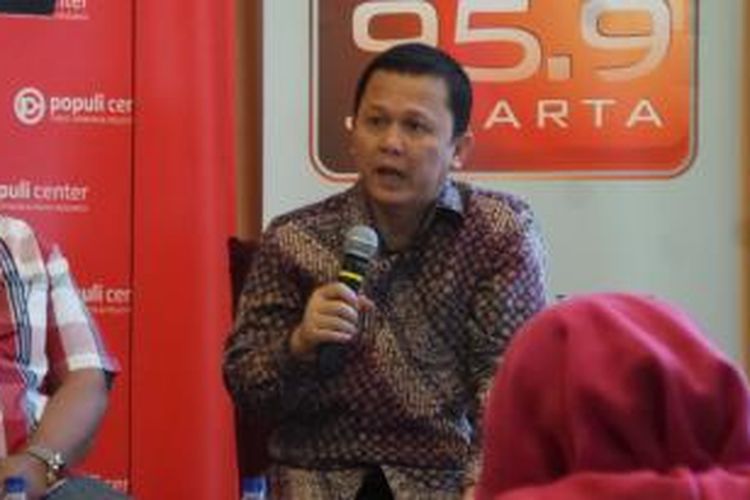 Juru Bicara Poros Muda Partai Golkar Andi Sulingga saat menjadi pembicara dalam diskusi Smart FM di Jakarta, Sabtu (29/3/2015)