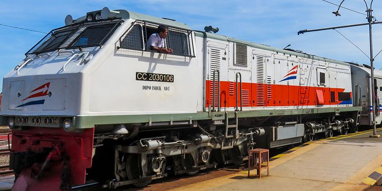 An image of a train operated by state-owned railway operator PT Kereta Api Indonesia (KAI). 