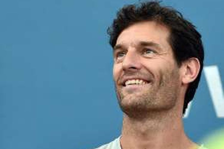 Mantan pebalap Formula 1 asal Australia, Mark Webber, menyaksikan pertandingan perempat final Brisbane International antara Carla Suarez Navarro (Spanyol) dan Maria Sharapova (Rusia) di Brisbane, 8 Januari 2015.