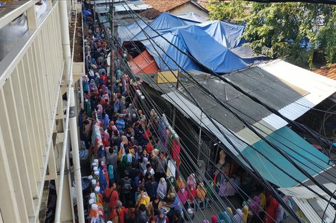 Koalisi Pejalan Kaki Pertanyakan Aturan yang Dipakai Anies Akomodasi PKL di Trotoar