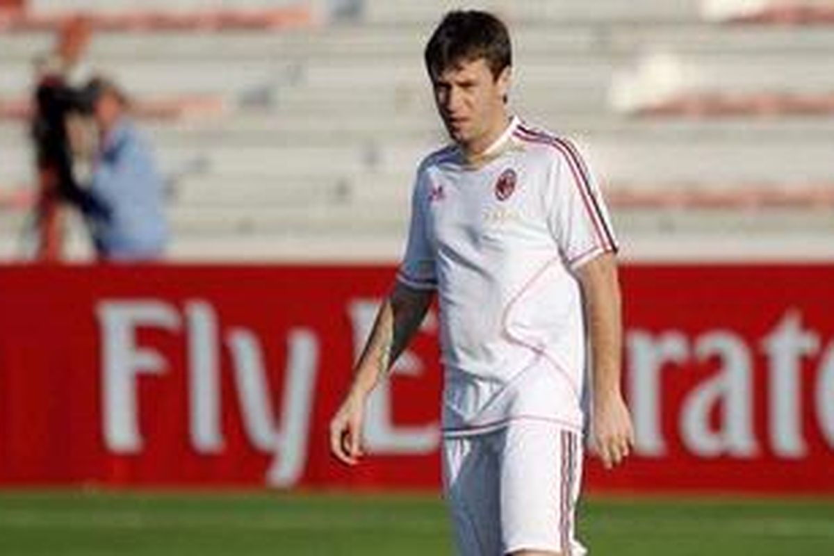 Penyerang AC Milan, Antonio Cassano saat mengikuti sesi latihan AC Milan, di Dubai, Selasa (28/12/2010).