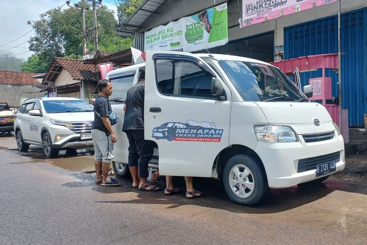 Daihatsu Gran Max yang digunakan tim Merapah Trans Jawa 2024 sempat mengalami overheat