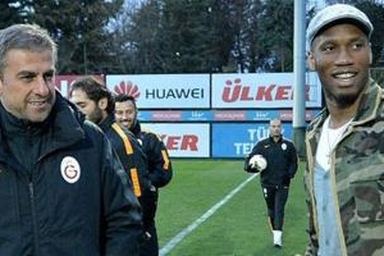 Didier Drogba mengunjungi tempat latihan Galatasaray. 