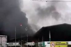 Gudang Bahan Kimia Terbakar di Cengkareng, 90 Pemadam Masih Berjibaku dengan Api
