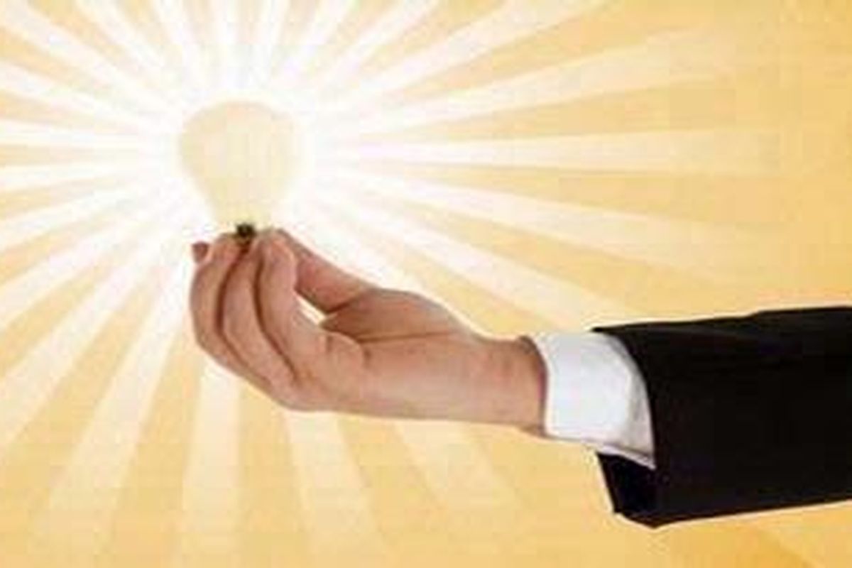 Ilustrasi: Para peserta merancang proposal bisnis (Business Plan) yang kreatif dan bankable. Kreatif artinya memiliki keunikan dan keunggulan dari yang sudah ada, bankable berarti layak dibiayai karena berpotensi profit yang baik. 