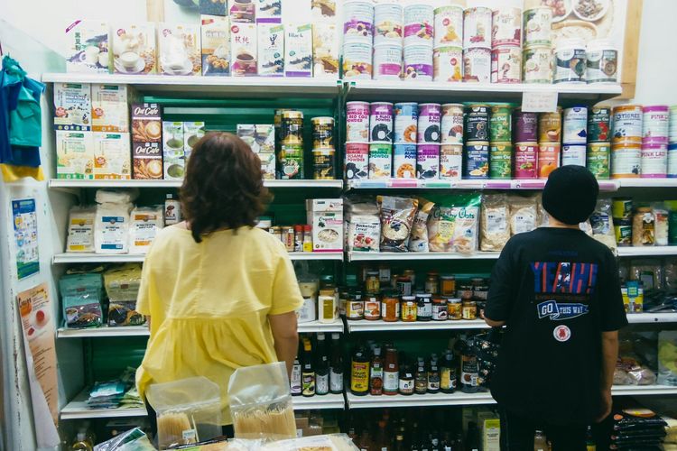 Label nutri-grade untuk garam, gula, dan lemak akan diterapkan untuk makanan dan minuman di Indonesia. Simak penjelasan selengkapnya. 