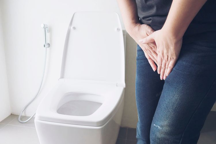 Ilustrasi buang air kecil. Isu yang menyeret Bill Gates membuka kembali pembahasan soal infeksi menular seksual yang sering terjadi tanpa disadari.