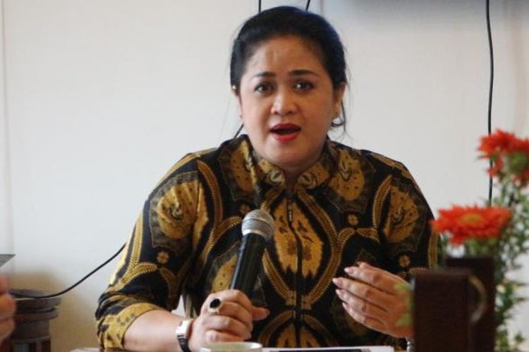 Pengamat pertahanan Universitas Indonesia Connie Rahakundini Bakrie dalam sebuah diskusi di Jakarta, Minggu (19/2/2017).