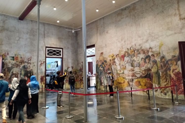 Museum Sejarah Jakarta atau Museum Fatahilah menyimpan rekam jejak sejarah kota Jakarta